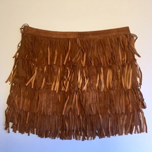  - Mocka Franskjol från Zara, storlek M, SKITSNYGG på, superfint skick!  (köparen står för frakt📦)