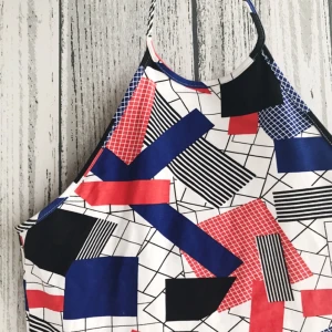  - Halterneck topp i storlek S från Monki. Säljes för 30kr frakt tillkommer.