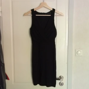  - Tight fodralklänning från Zara. Bra skick.
