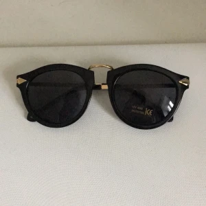  - Nyinköpta från Nelly, var inte min passform så säljer nu vidare. Betalade 120kr för dessa. Frakten ingår men helst möt upp