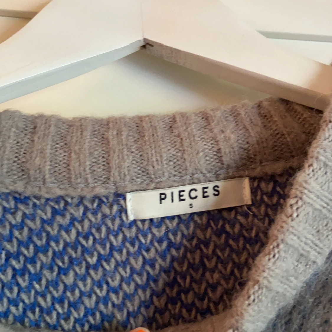 Stickad tröja från vero Moda: strl S - 91