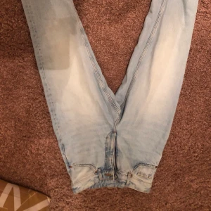 Monki jeans - Taiki jeans, high waisted som ja använt en gång bara. Köpta för 400kr sitter jättebra