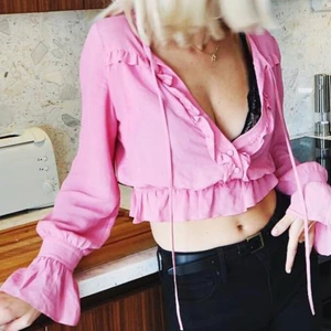 & other stories blus - Så fin blus från stories, fin puffärm med knappar fram. Aldrig använd! 