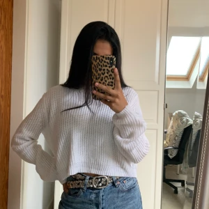 Stickad tröja - Helt ny stickad tröja. Köpt för 250. Aldrig använt endast provat