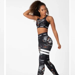 Stronger  - Säljer detta sett i ststorlek S/M då de kommer inte till anvädning