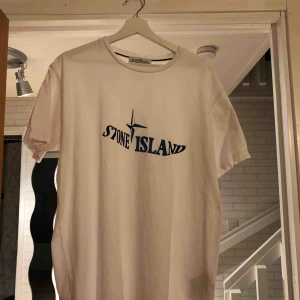  - Asfet stone island tisha som jag köpte i japan för 10 000 ¥ (875kr), haft den länge men är ej väl använd, bara tvättad några ggr! Bjuder på frakten