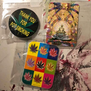  - Tre härliga drogrelaterade stickers