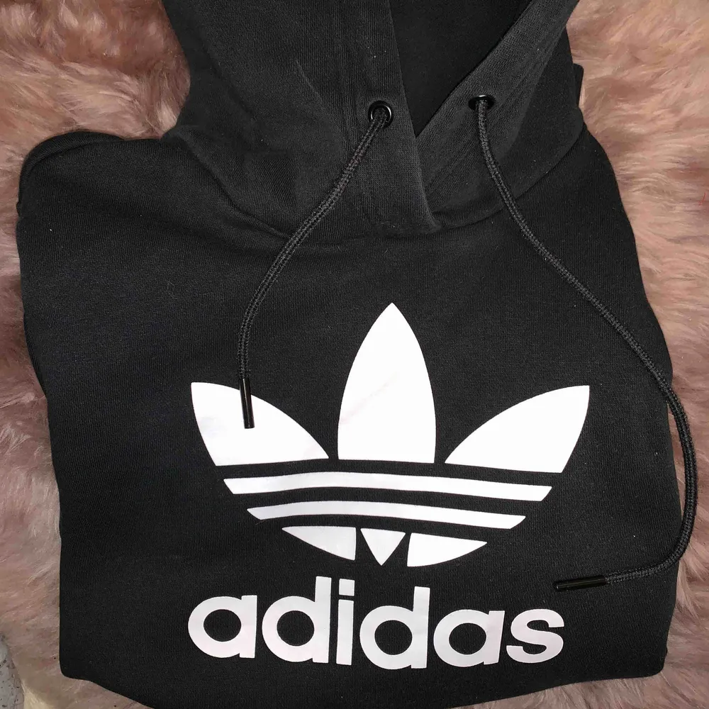 Adidas hoodie i strl S, fint skick Kan fraktas för 60kr. Hoodies.