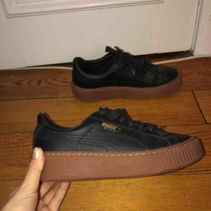  - Puma basket!!! Super snygga till ALLT, men passar tyvärr inte mig. Pga av detta endast använda 1 gång. Finns att hämta i Linköping men fraktar även, då står köparen för frakten. Betalning sker via swish. 