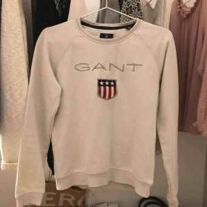  - Superfin gant tröja. Storlek S men passar XS också beroende på hur man vill att den ska sitta. Som ny. Nypris 1000kr.