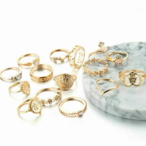  - Helt oanvända ringar (15pack) frakten ingår i priset   Dom är guldiga 