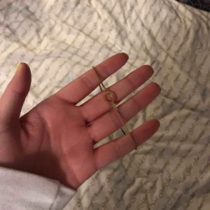  - Armband i guld med kvinnosymbol🌸🌸👌🏼