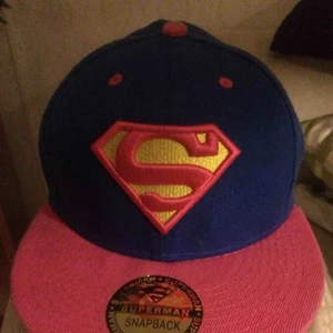  - Cool superwoman/superman snapback 