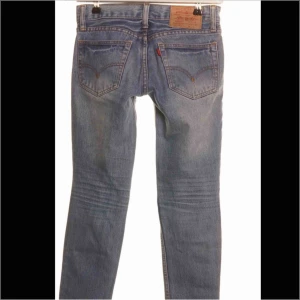  - Riktigt snygga vintage jeans skulle säga att dom passar en xs 
