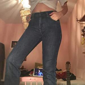 Crocker jeans, slimfit. Storlek w:26 L:32. Modellen är 312 regular. 👼💗🤩