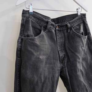 Secondhand Jeans i storlek W32 L32  (Passar mig som har storlek 38-40)