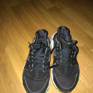  - Nike huarache ni ser defekten