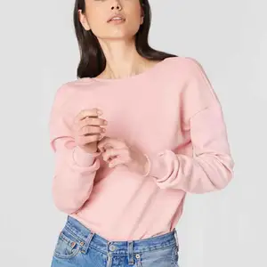 En superfin rosa tröja med öppen rygg från na-kd som endast är använd 1 gång. Köparen står för frakten (55 kr)