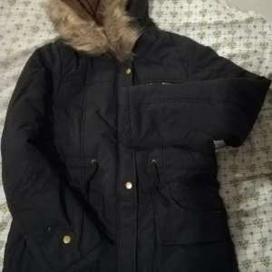  - En oanvänd jacka. 