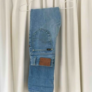  - Jättefina Leejeans. Superbekväma och i bra skick!💞💞💞 (kedjan ingår inte, den säljer jag i en annan annons🥰) puss