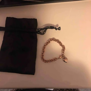  - Roseguldigt armband från snö OF sweden. Knappt använt. Fint skick