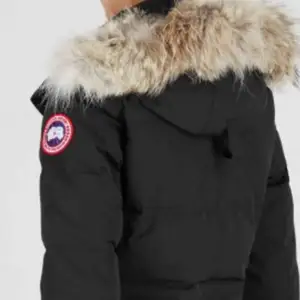 Canada Goose Jacka svart i nyskick! Går att diskutera priset! Passar både tjejer och killar 