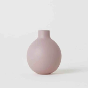  - 2 små vaser, helt nya i kartong. 45kr styck eller båda för 70kr.  Frakt tillkommer om dom ska skickas.