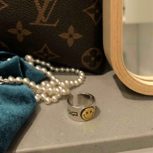  - Justerbar ring, oanvänd. Frakt ingår 😃