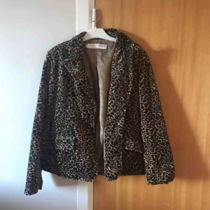  - Ascoool leopardjacka 😎