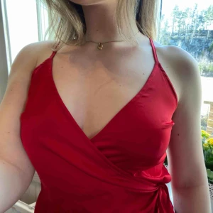  - Ett linne från Linn Ahlborgs kollektion med NAKD