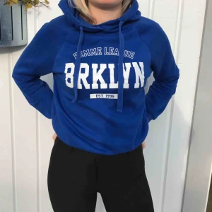  - Från Gina tricot. Finns inte kvar i deras sortiment Normal i storleken Använd några gånger