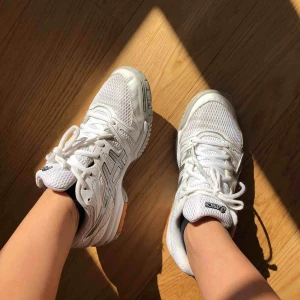  - 24.5 cm. Retro snyggt begagnatskick  Köpare står för frakt. 59kr