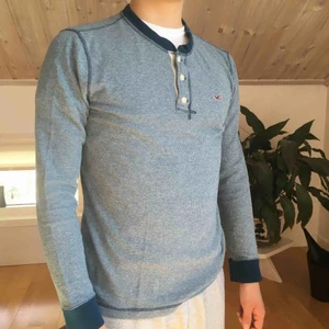  - Hollister tröja i skick. Storlek M. Frakt ingår inte.
