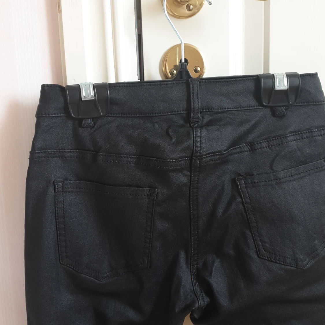 Byxor med läderimitation - 90