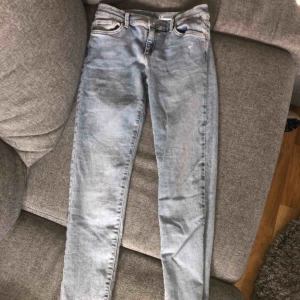  - Jeans från bikbok, aldrig använda för dom va för små