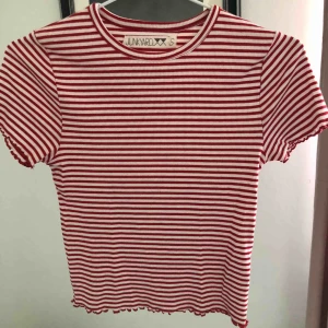  - Gullig tröja från junkyard i storlek S 