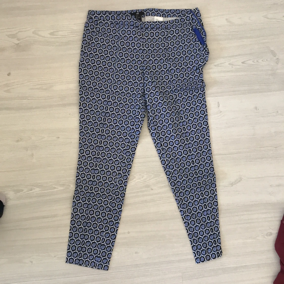 H&M byxor i storlek 36