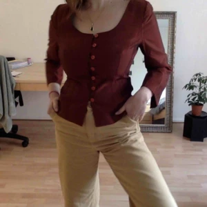  - Item bought in thrift store in Amsterdam. Really nice details and fabrics. Indian style. 