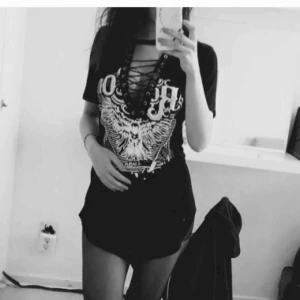  - XS men en S kan även ha på sig den :) Köparen står för frakten