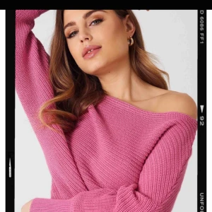  - Säljer denna fina tröjan ifrån nakd pga att den inte kommer till användning och att jag har fler i samma stuk. Den är endast använt 1-2gånger! 