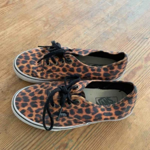  - Leopard Vans st 37