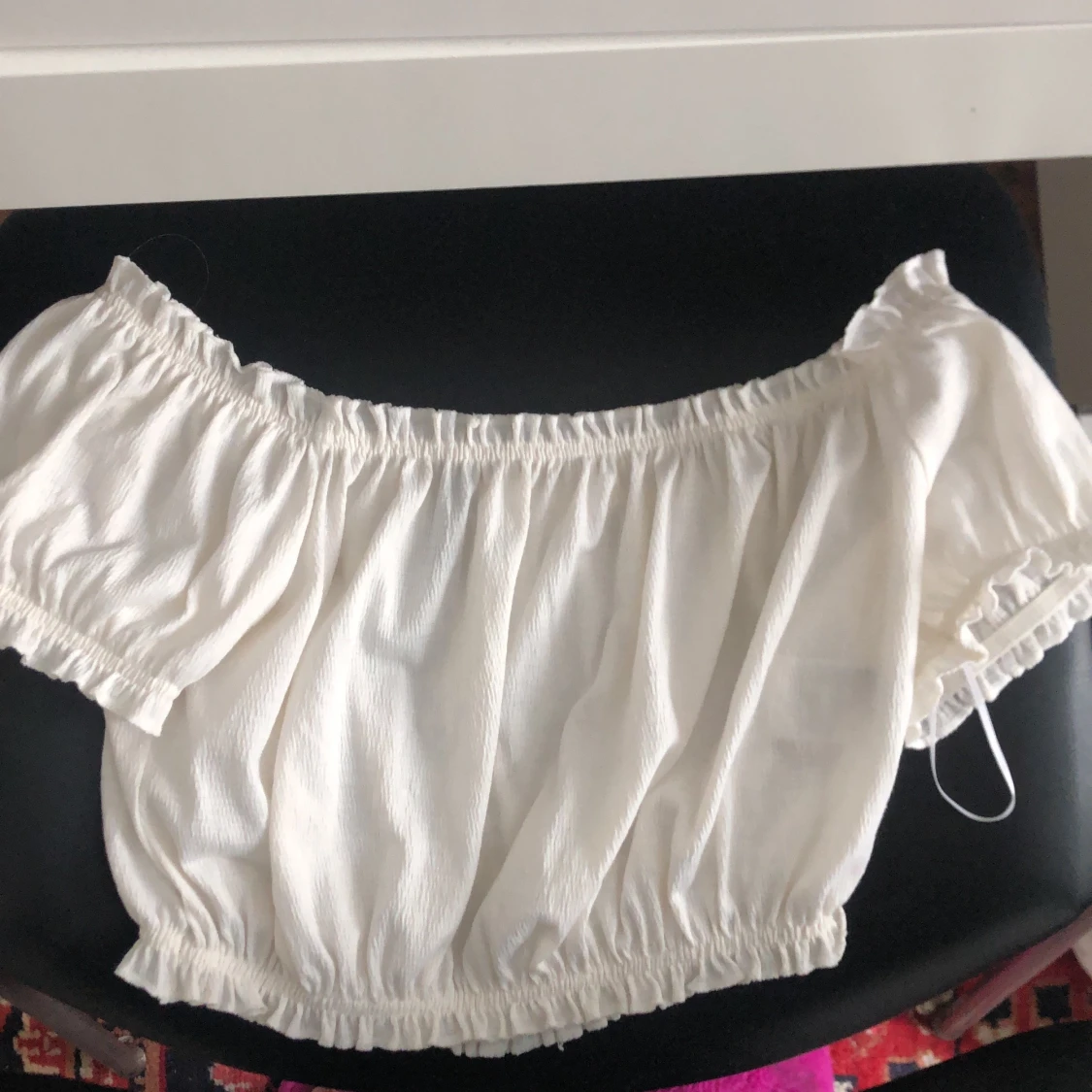 Vit off shoulder topp