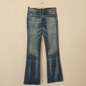Nya Levi's bootcut jeans  - Helt nya Levi's bootcut jeans i storlek W27 L34.
