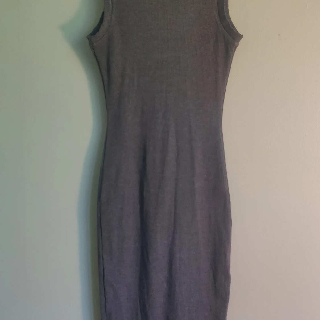 Hm grå trikåklänning