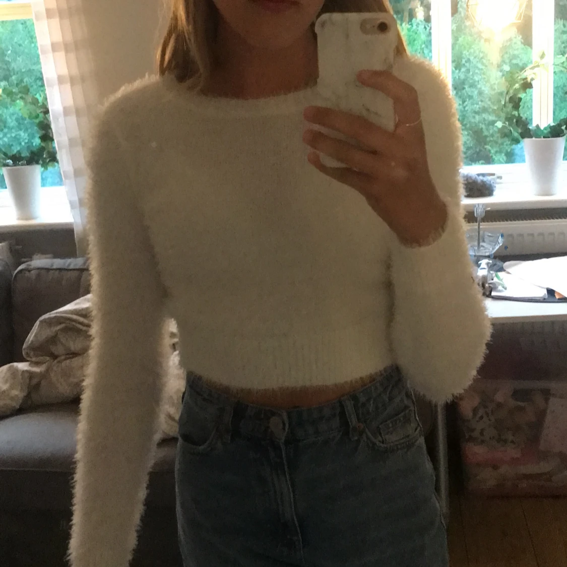 vit fluffig tröja, storlek XS-S