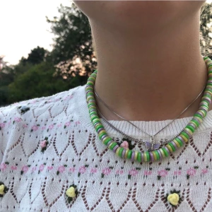 Halsband - Säljer egnengjorda pälshalsband🦖🥭                                   66:- inkl frakt                                                                              Hör av er för önskemål om färgkombinationer🎨                    Kraam från BEM🍒🍒