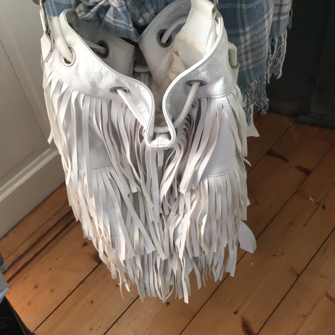 Vit fransväska  - 90