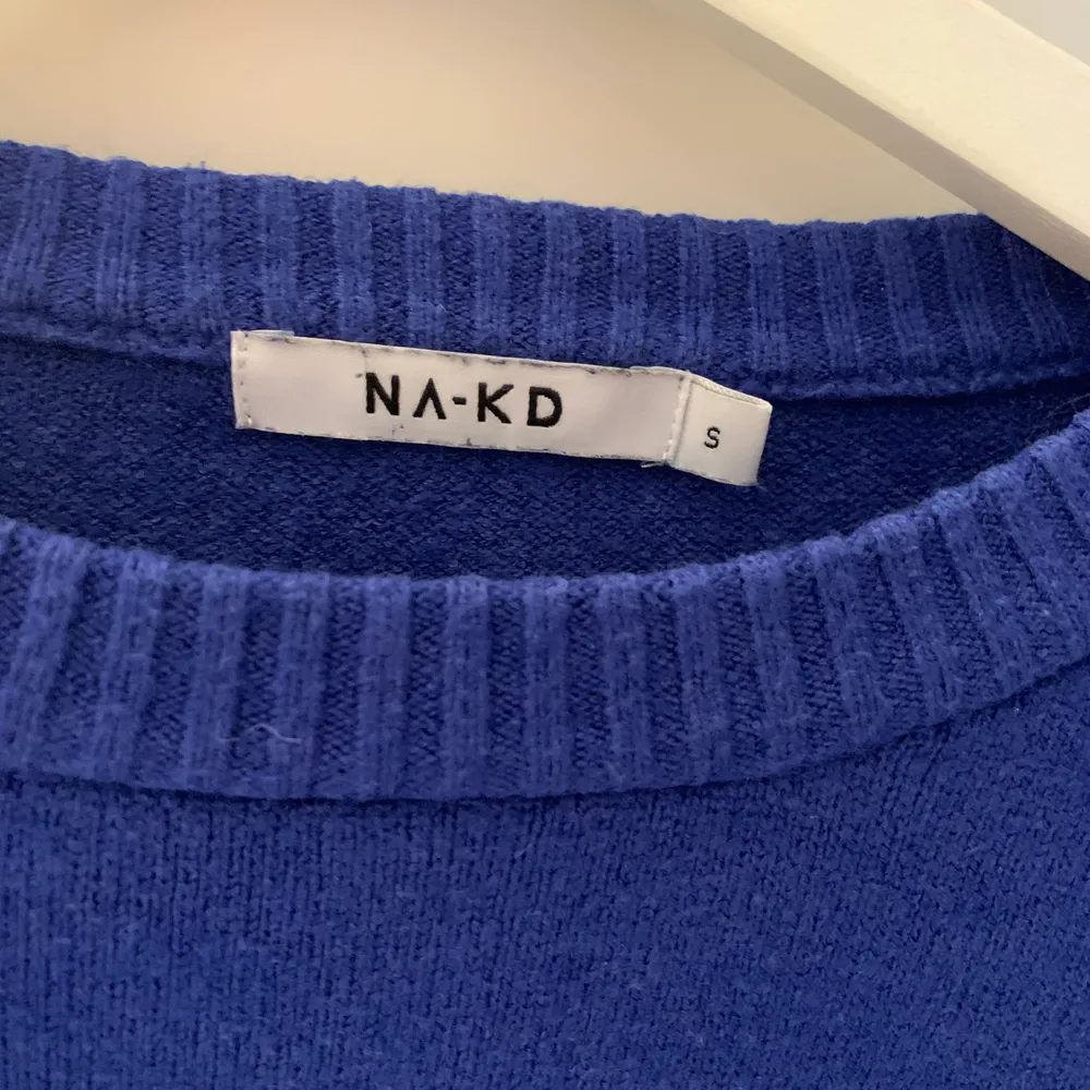 En super fin stickad tröja från NaKd i storlek S! Varit en stor favorit i garderoben!. Stickat.