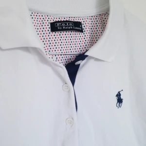  - 🏇 Ralph lauren-klänning/lång piké enligt lapp storlek XXL, men den är absolut en S. Fungerar som klänning till någon kortare person eller som vanlig piké till någon längre. Frakt tillkommer eller så kan jag mötas upp i Sthlm! 👕