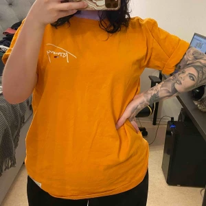  - Tommytröja, storlek S, fint skick! 